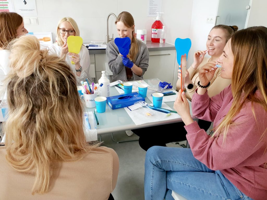 Techniki profesjonalnego instruktażu higieny jamy ustnej - szkolenie praktyczne - obrazek 2