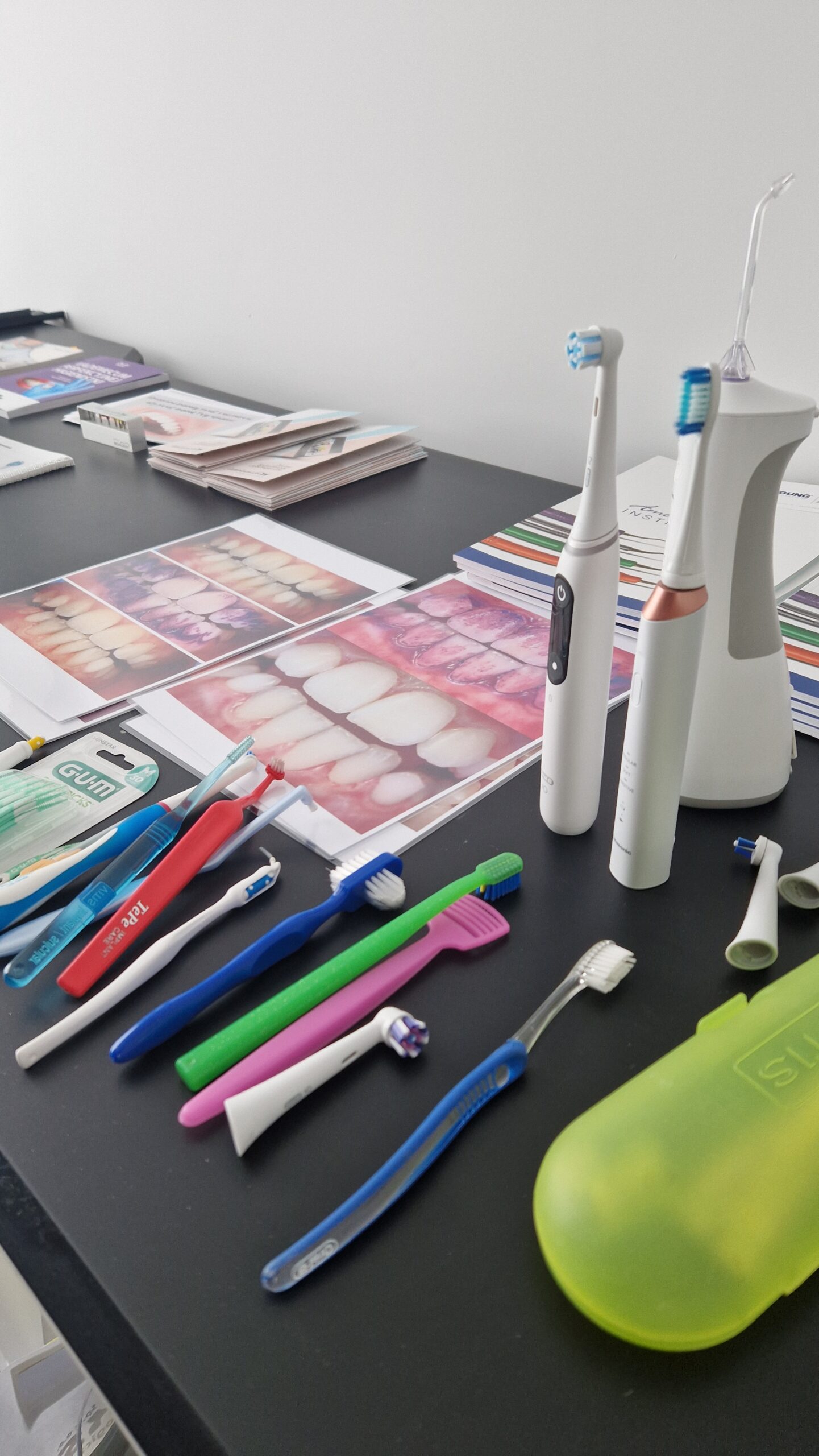 Opieka higienistki stomatologicznej nad pacjentem periodontologicznym - praca narzędziami ręcznymi - dofinansowanie BUR 2026 - obrazek 5