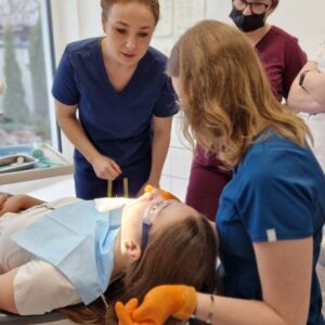 Gabinetowe wybielanie zębów