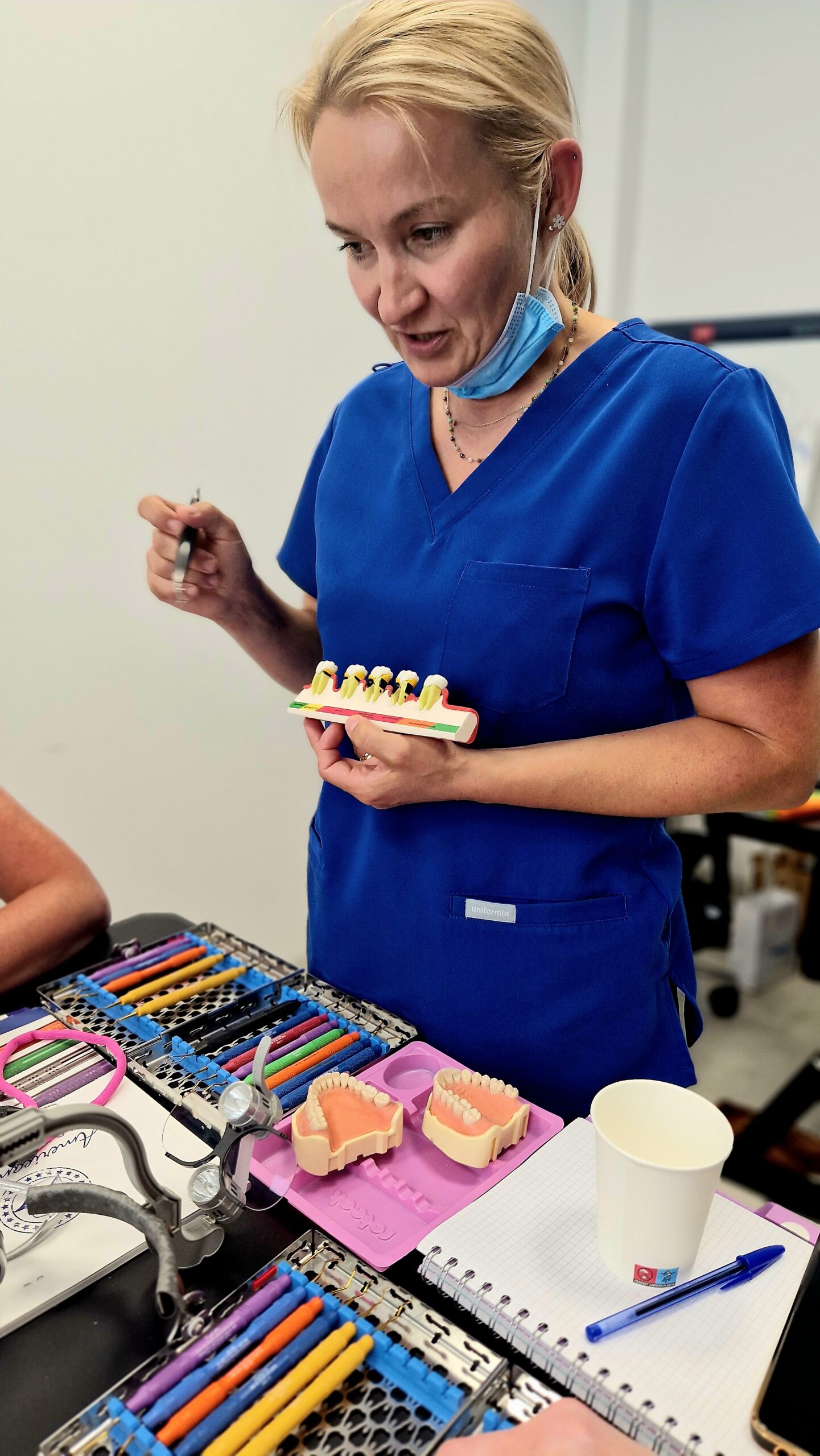 Opieka higienistki stomatologicznej nad pacjentem periodontologicznym - praca narzędziami ręcznymi - dofinansowanie BUR 2026